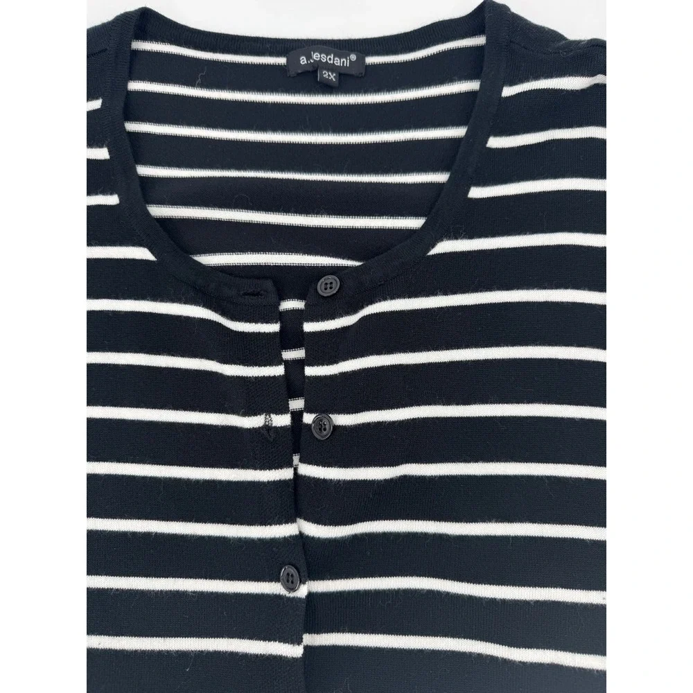 a. lesdani Womens 2X Black White Striped‎ V Neck Button Front Cardigan Sweater - Picture 6 of 6